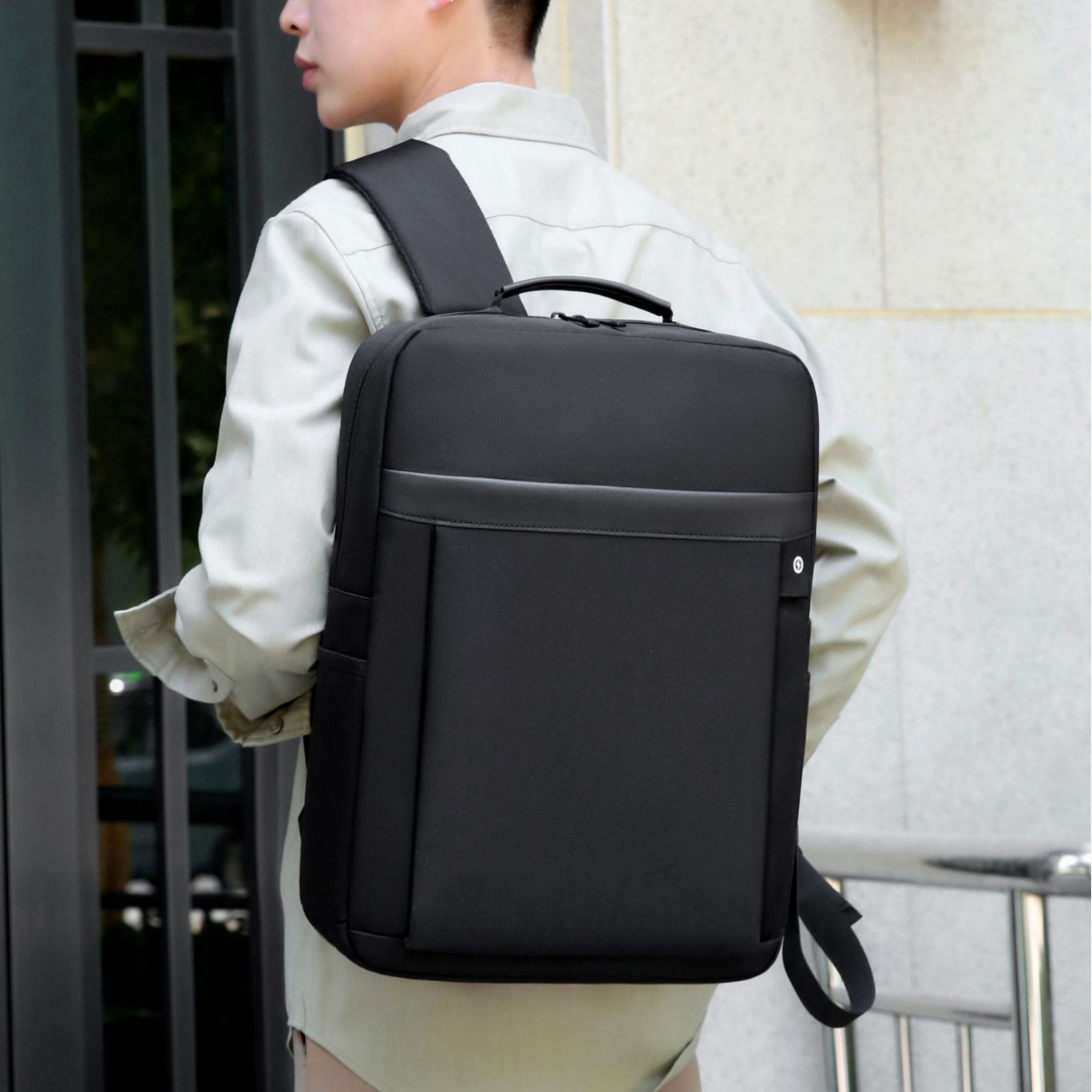 Business backpack, computer bag, men's commuting light, office workers' outdoor leisure, business trips, short trips storage backpack full figure
