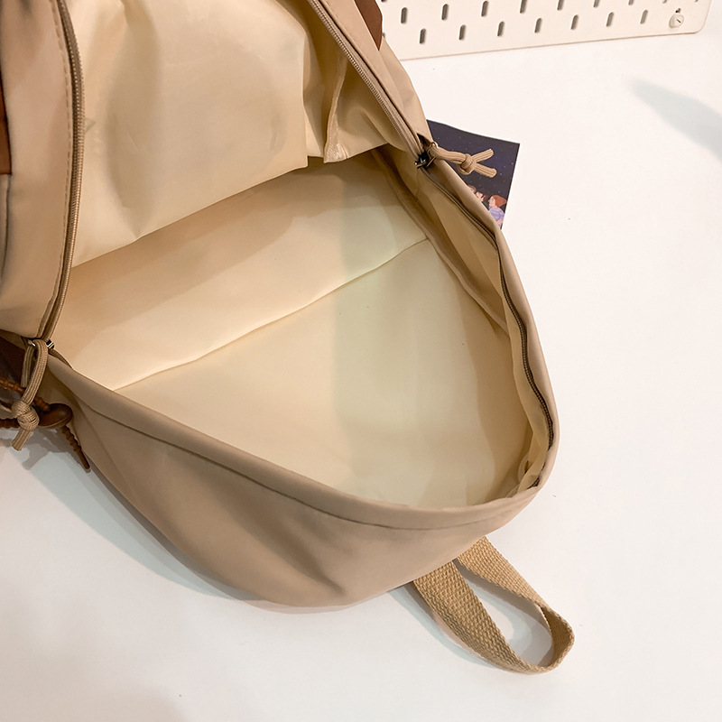 A cute backpack for girls on Instagram, a large-capacity versatile backpack for junior and senior high school students, and a simple, ugly and cute personalized backpack for college students Application Scenario
