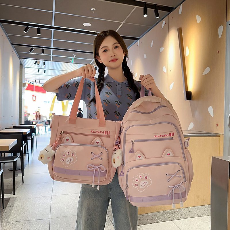 A lightweight and large-capacity backpack for girls in grades three to six of primary school, a cute backpack for girls in junior high school and senior high school Application Scenario