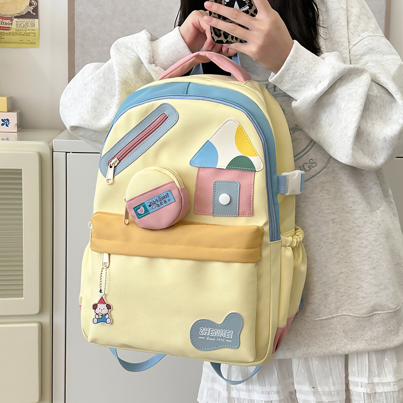 Japanese-style InS-style soft and cute girl backpack, trendy graffiti casual primary school light and fresh small schoolbag full figure