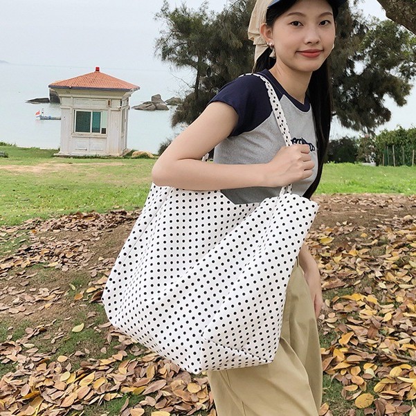 Retro and sweet polka dot fabric bag, cute and girlish lazy style tote bag, lightweight and casual fabric bag for class and going out full figure