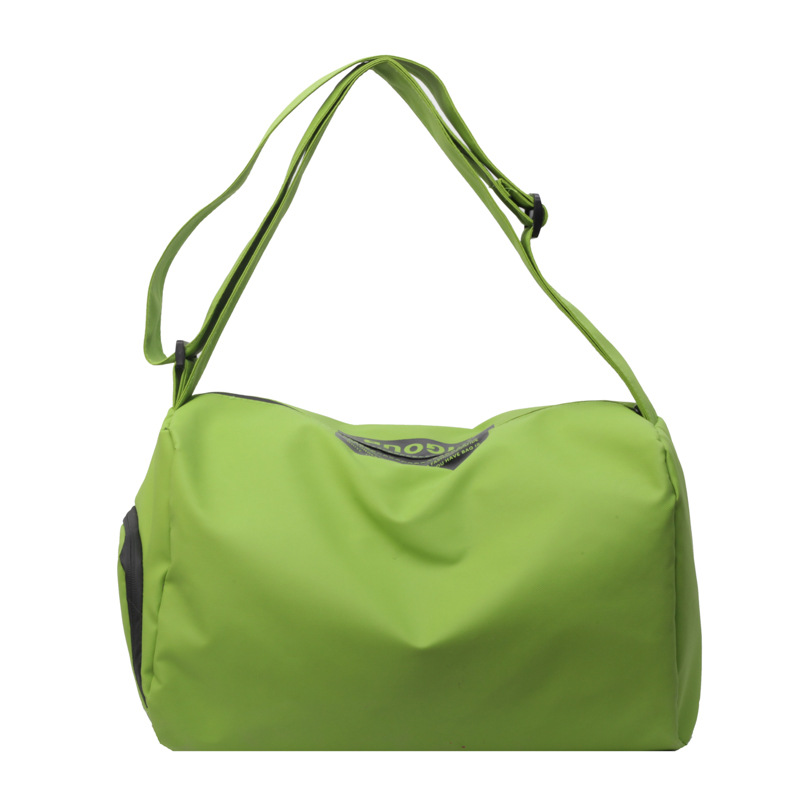 Korean style Instagram trendy and versatile large-capacity fitness bag, men's Japanese sporty hand-held travel bag, and girls' crossbody bag Application Scenario