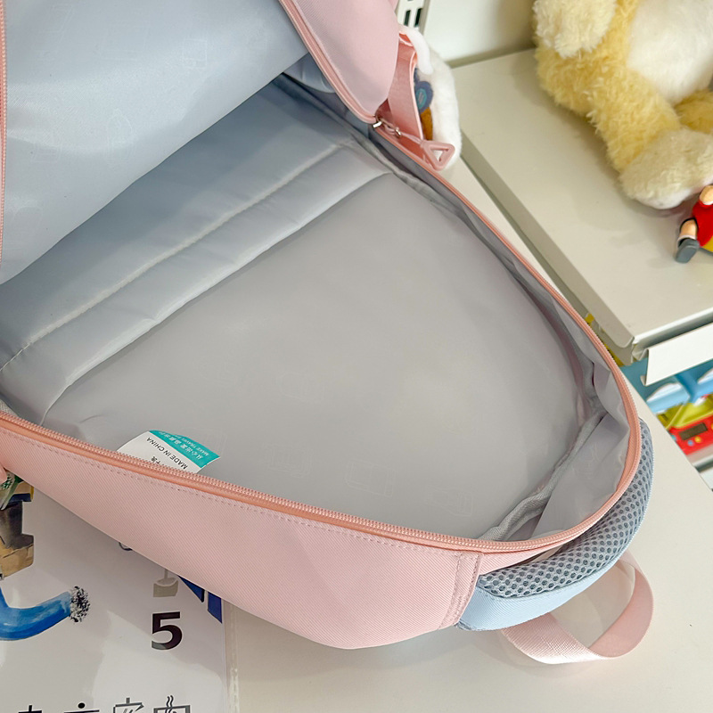High appearance level Instagram cute pain bag backpack for girls, Korean version Instagram color-blocking school style backpack for junior and senior high school students Application Scenario