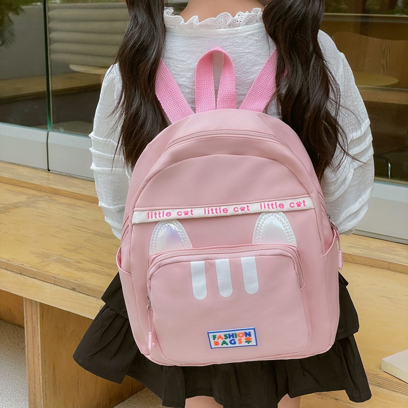 2024 Cartoon children's schoolbags, kindergarten babies, cartoon cat backpacks, boys' and girls' outdoor leisure backpacks Application Scenario