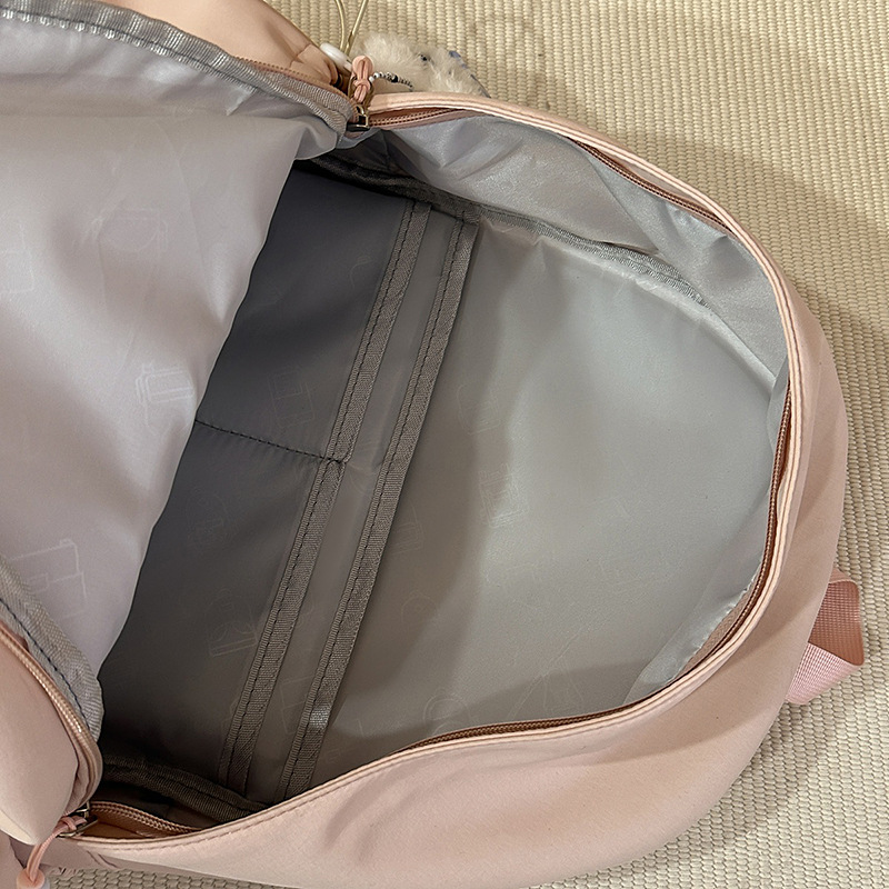 Niche design backpack for girls' birthday, high appearance level, light-colored school bag, versatile for primary school students, large-capacity backpack Application Scenario