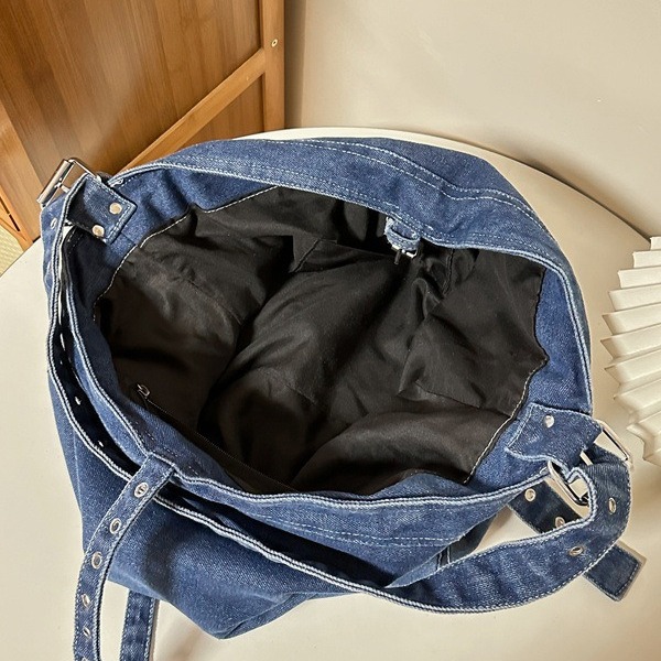 New washed denim single-shoulder bag, retro workwear style, large-capacity daily commuting tote bag and crossbody bag Specification drawing