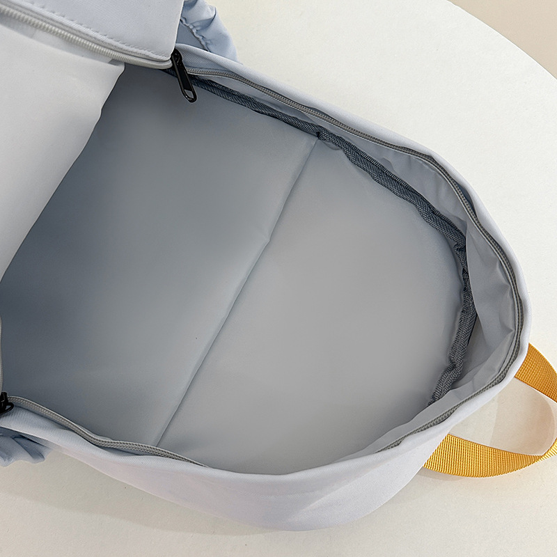 Korean-style ins versatile large-capacity schoolbag for junior and senior high school students, simple and lightweight large-capacity single-shoulder bag, travel backpack Application Scenario