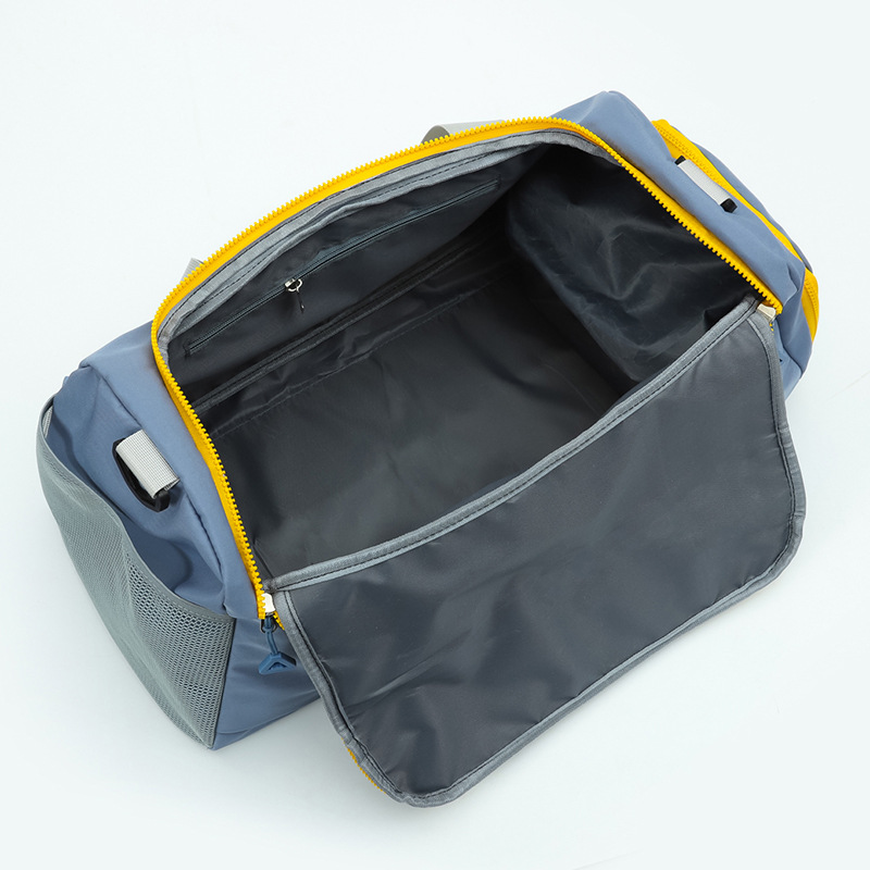 Oxford cloth travel bag, large-capacity sports and fitness yoga bag, independent shoe compartment, basketball dry and wet separation training bag Application Scenario