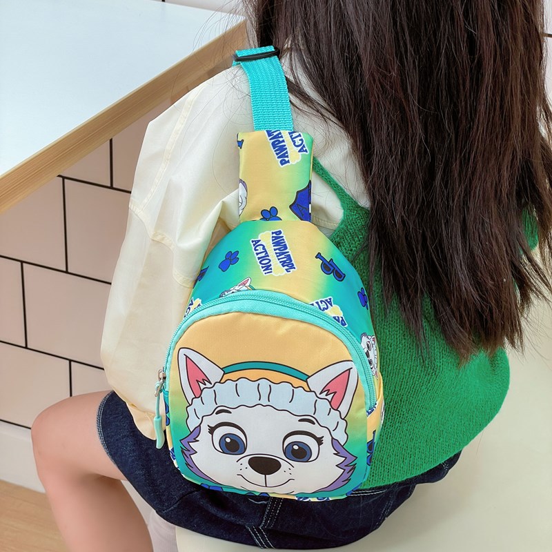 2025 New children's bag ins Korean version spring and summer cartoon boys' and girls' light and fashionable crossbody bag for going out Application Scenario