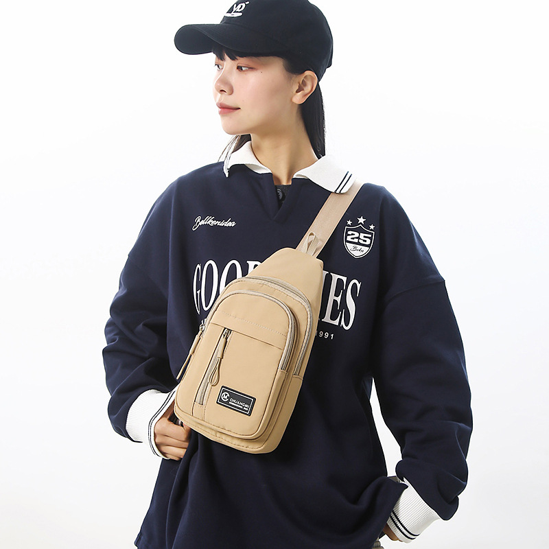 Trendy new single-shoulder bag for both men and women, fashionable, simple and versatile chest bag, casual travel couple crossbody bag full figure