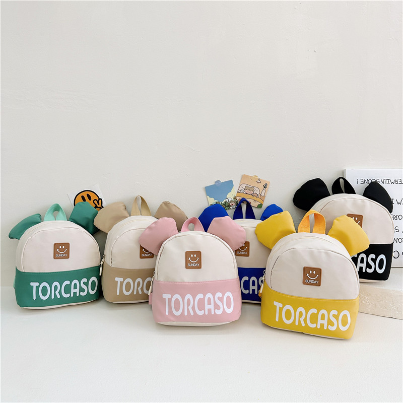 Korean children's color-blocking schoolbags for winter, new lightweight letter backpacks, cool boys and girls, kindergarten backpack trend full figure