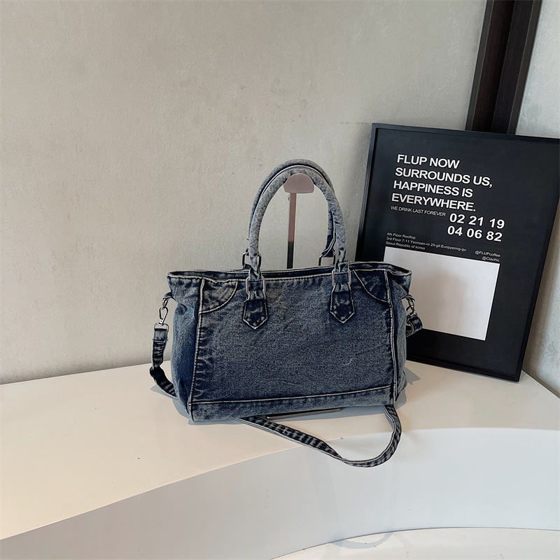 New Hong Kong-style retro niche denim underarm bag, a high-end bag, a lightweight outdoor shopping crossbody bag for women Specification drawing
