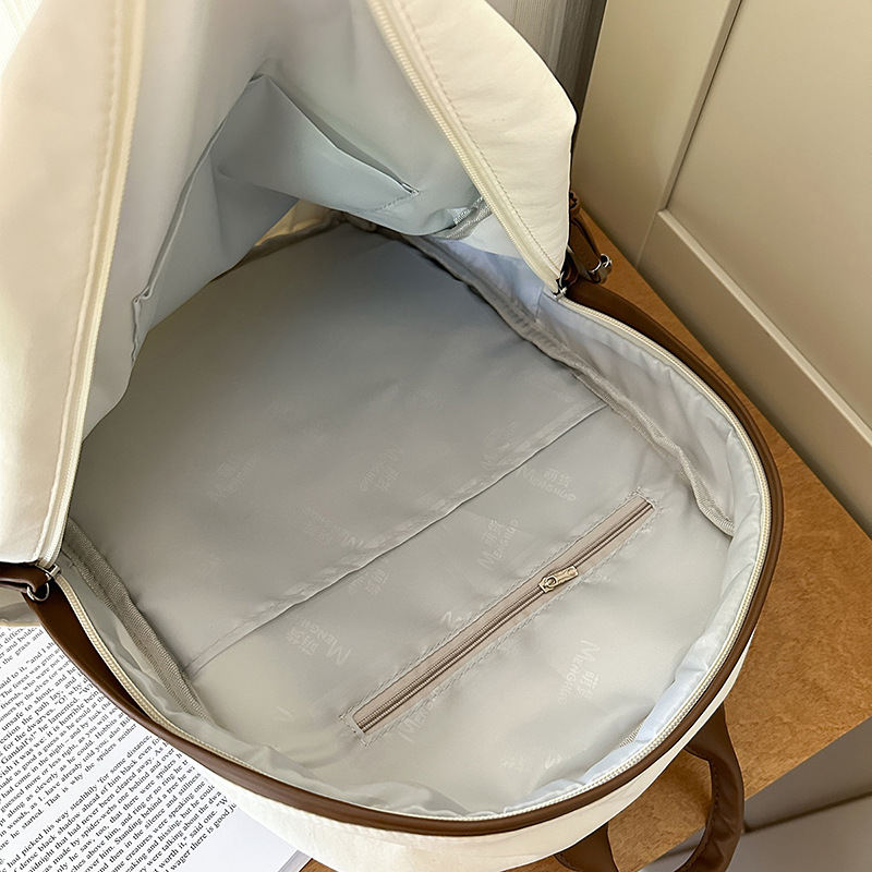 The new summer style of cute and girlish dopamine mini backpack is a versatile and casual backpack for college students' classes Application Scenario