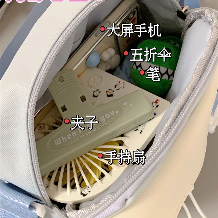 A new high-appeal Japanese-style ins fresh and sweet candy-colored girl's crossbody bag, simple and lightweight after-school crossbody bag Application Scenario