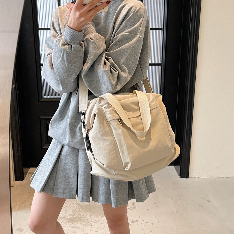 Large-capacity casual canvas handbag for women, 2025 new style student class shoulder bag, simple and versatile crossbody bag full figure
