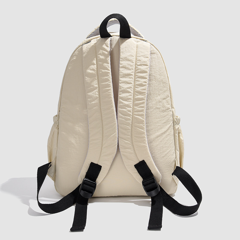 A new lightweight backpack for women in foreign trade, a new simple and sporty climbing bag, an Oxford fabric water-resistant hiking backpack Specification drawing