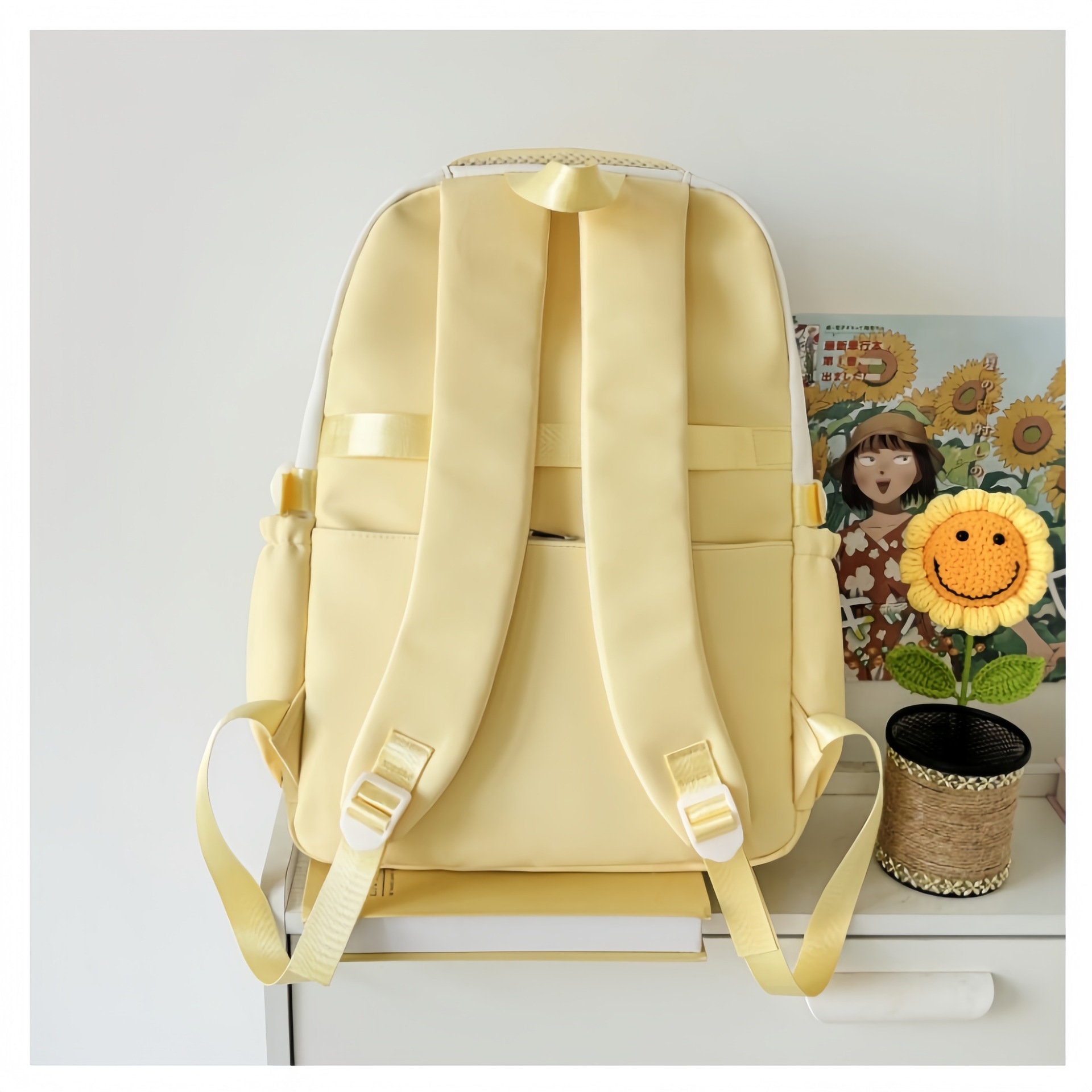 This is a high-standard, fresh and cute, color-blocking and patchwork bag for junior and senior high school students. It is a large-capacity backpack Specification drawing