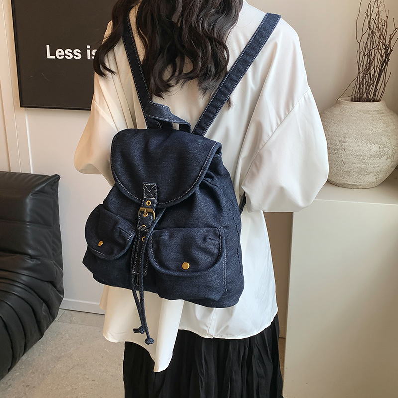 Denim schoolbag for female college students, a niche design with a laid-back style backpack, a trendy brand, lightweight, simple and versatile backpack details Picture