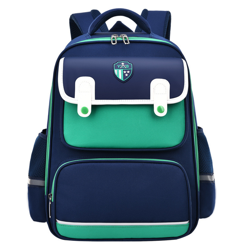The new British-style schoolbag for primary school students features scientific spine protection and a large-capacity backpack. It is lightweight for boys and girls in grades 1 to 6 Item Picture