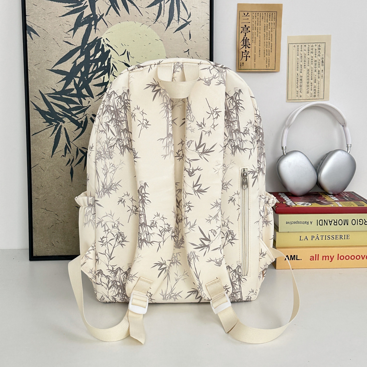 A new high-appearanceess-level Chinese-style backpack for junior and senior high school students. It is lightweight, simple, casual and versatile, with a large capacity Specification drawing