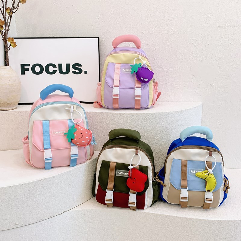 Korean-style primary school backpack, stylish color contrast, cute boys' and girls' backpacks, new winter kindergarten children's backpacks full figure