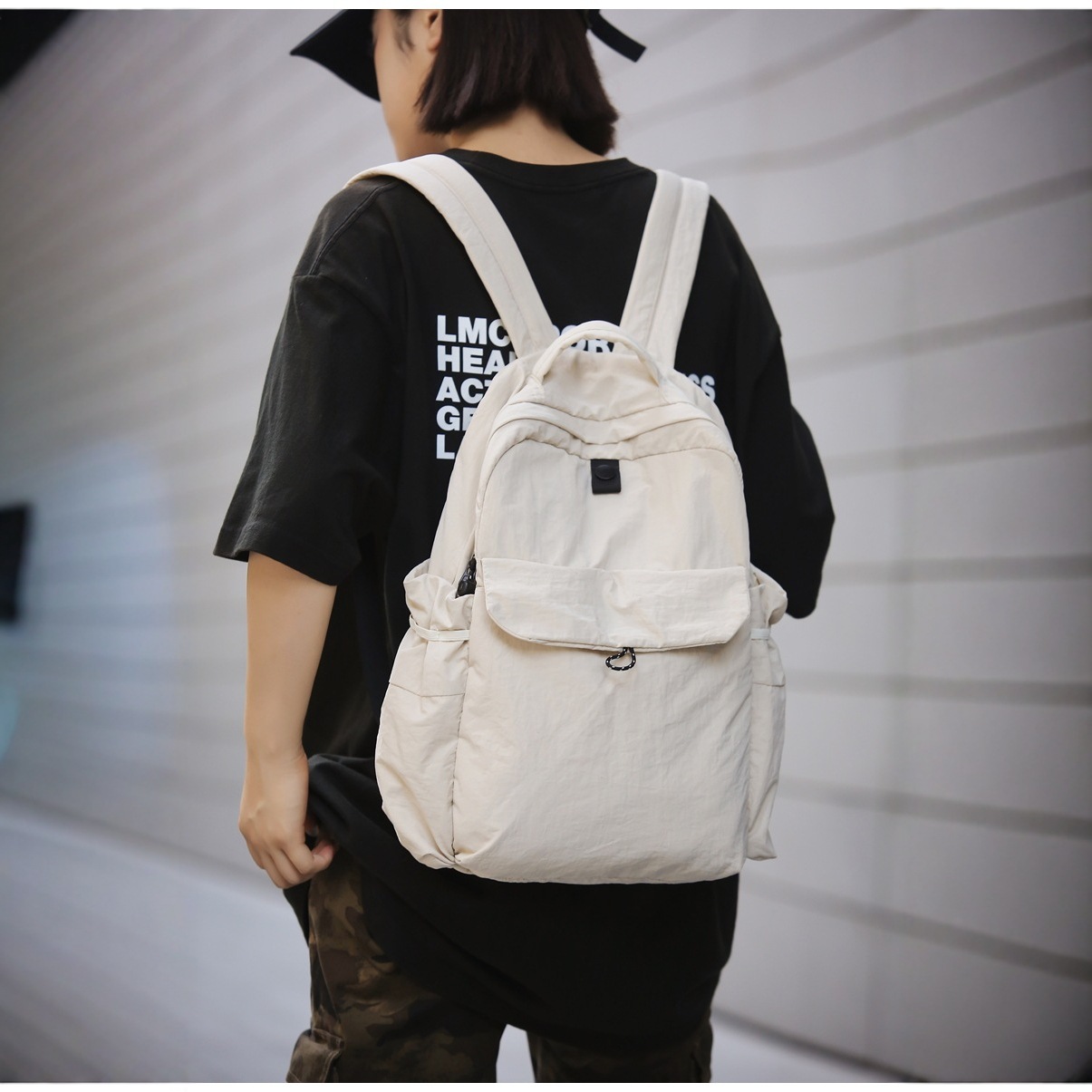 Gender-neutral, unisex, high-end backpack, versatile, lightweight outdoor travel bag, super popular small schoolbag on Instagram details Picture
