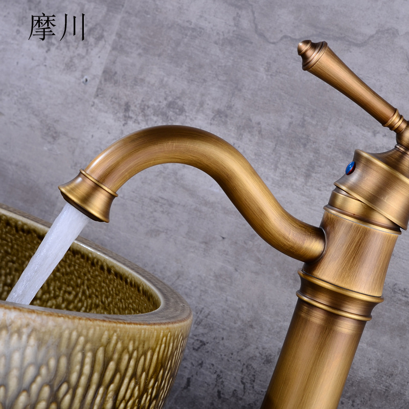 High-end basin faucet, brass antique European-style hot and cold water faucet, high hot and cold countertop basin faucet, retro faucet details Picture