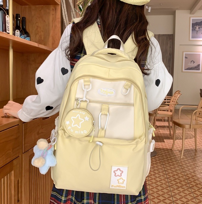 The new summer 2024 schoolbag, a forest-themed ins fresh and versatile backpack for middle school students in grades three to six full figure
