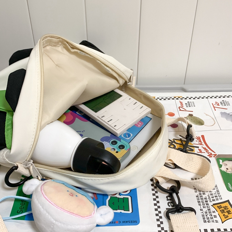 The new high-appeartion-level national trend fresh and cute panda crossbody bag is a light backpack for primary and secondary school students to go shopping and travel Application Scenario