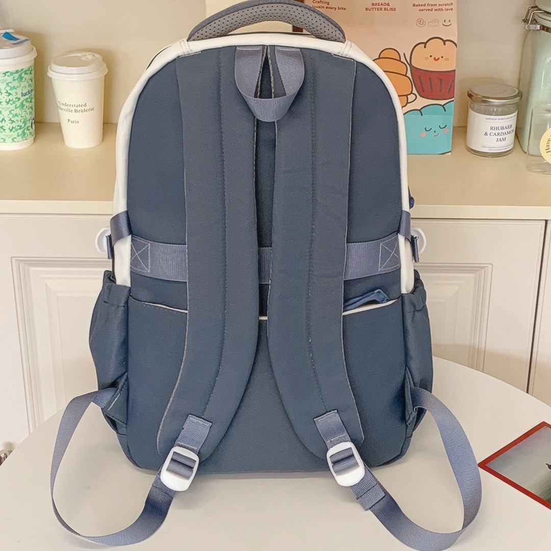 A new Korean-style Instagram backpack with a high level of appearance and a sweet, color-blocking and patchwork style. It is a large-capacity backpack for junior and senior high school students Specification drawing
