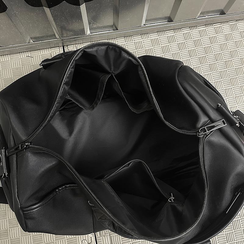 Travel bags, men's large-capacity backpacks, short-distance business trip luggage bags, sports and fitness bags, dry and wet separate hand-held men's bags Application Scenario