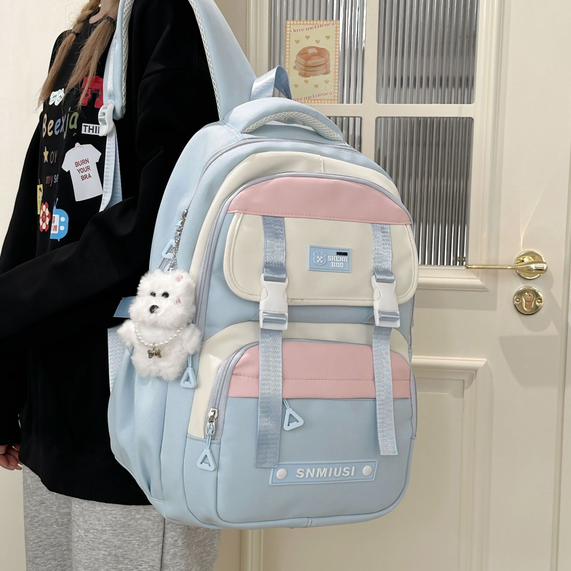 High-appearance-level lightweight schoolbag for female college students, ins Korean version color-blocking large-capacity backpack for male junior high school students, niche backpack details Picture