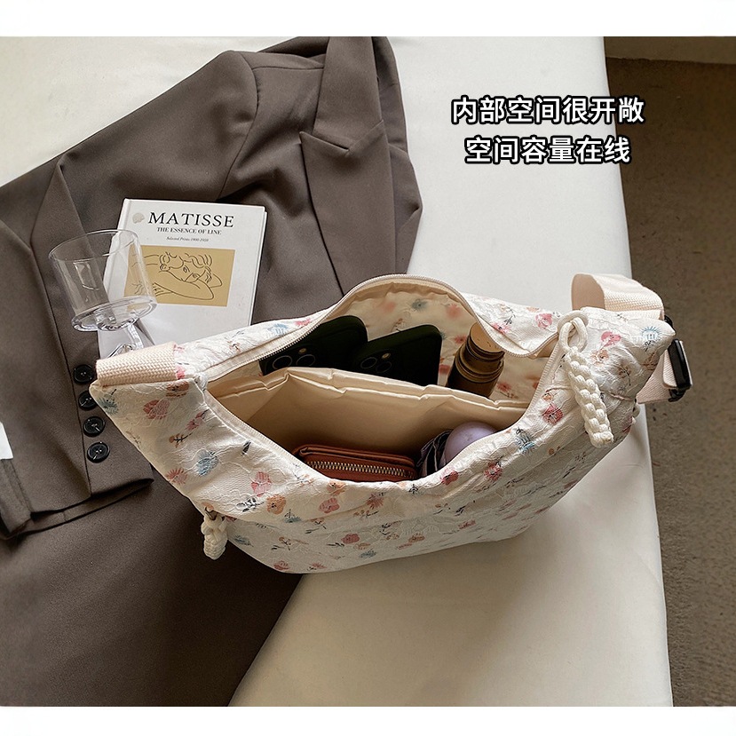 Spring/Summer 2025 new niche bags, new fashionable and versatile crossbody bags, tote hand-held tote bags, single-shoulder bags Specification drawing