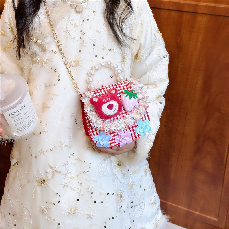 Trendy children's bags for girls, mini and cute kids' handbags, girls' crossbody bags, fashionable princesses full figure