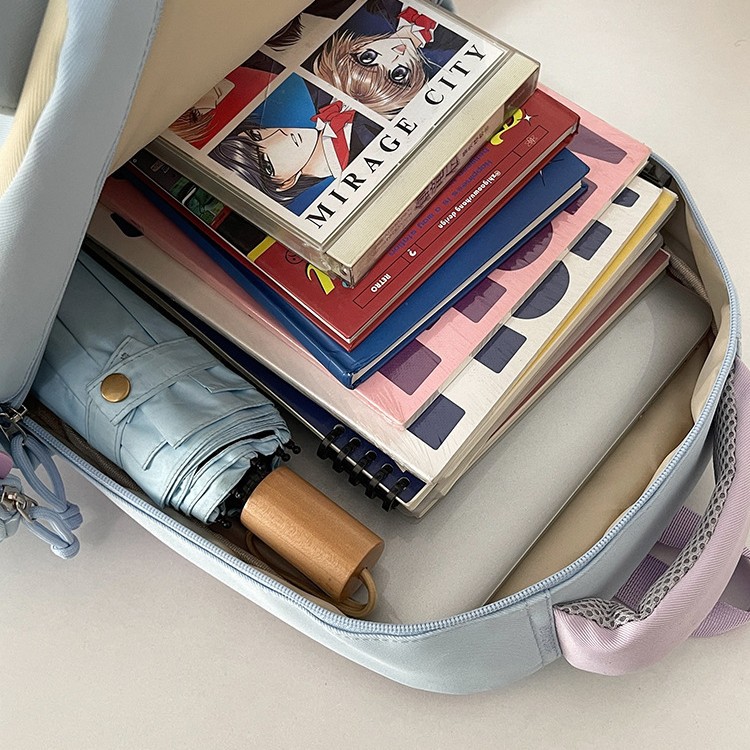A new Japanese-style, high-appearance-level ins transparent backpack for girls. It features a high level of appearance, cute color blocking and large capacity Application Scenario