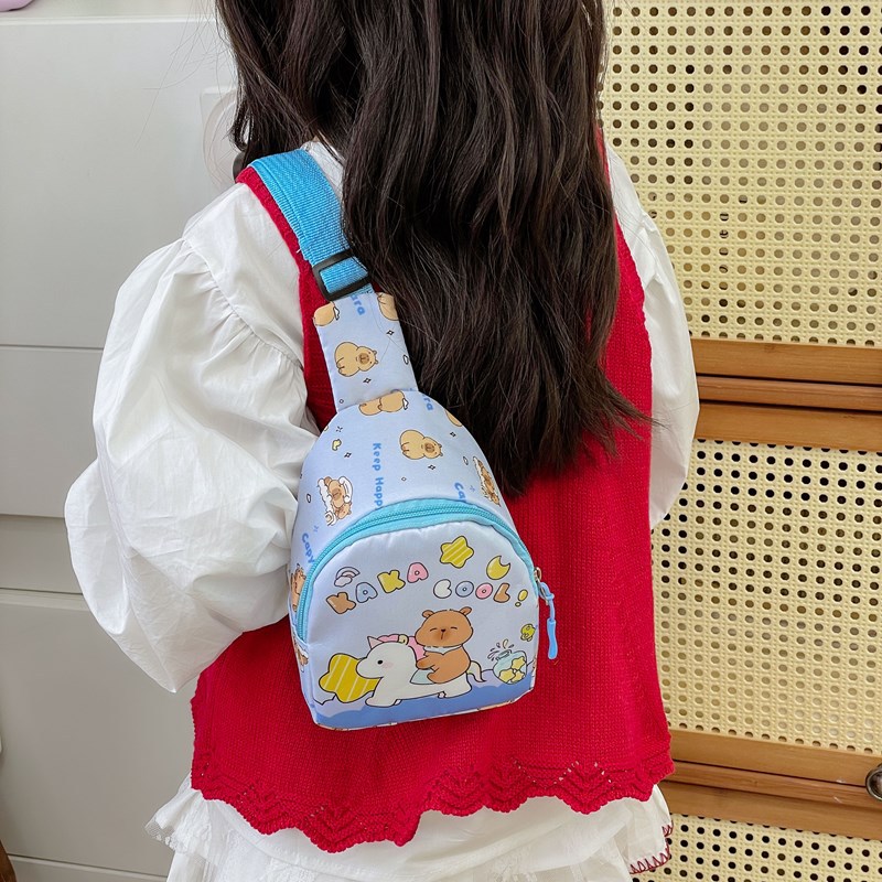 New single-shoulder crossbody bag, children's coin purse, boys' and girls' small bags, capybara stylish casual chest bag, cross-border wholesale Application Scenario