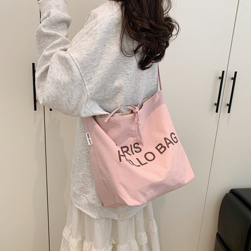 Korean-style large-capacity checkered bag, school-style color-blocking double bread, laid-back tote bag, fresh and casual single-shoulder bag full figure