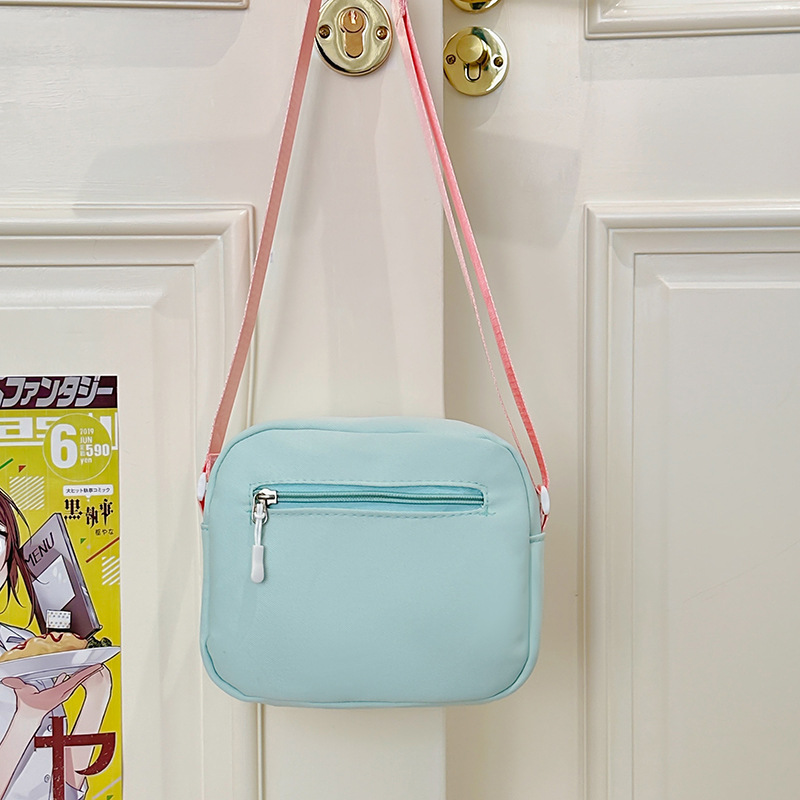 A new high-appeartion-level, fresh and sweet, color-blocking and patchwork bag from Japanese Instagram, a lightweight crossbody bag for girls Specification drawing
