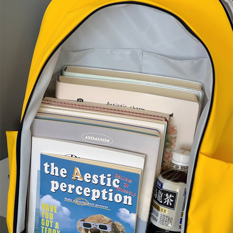 A new high-appeal, fresh and college-style ins backpack for junior and senior high school students. It features a simple, lightweight and large-capacity backpack with contrasting colors Application Scenario