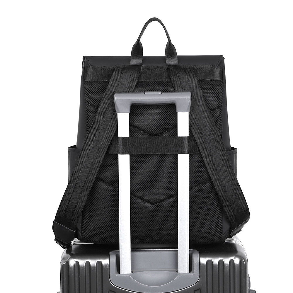 The new cross-border backpack is suitable for both men and women, featuring a high level of appearance. It is a flip-top casual backpack for commuting Application Scenario