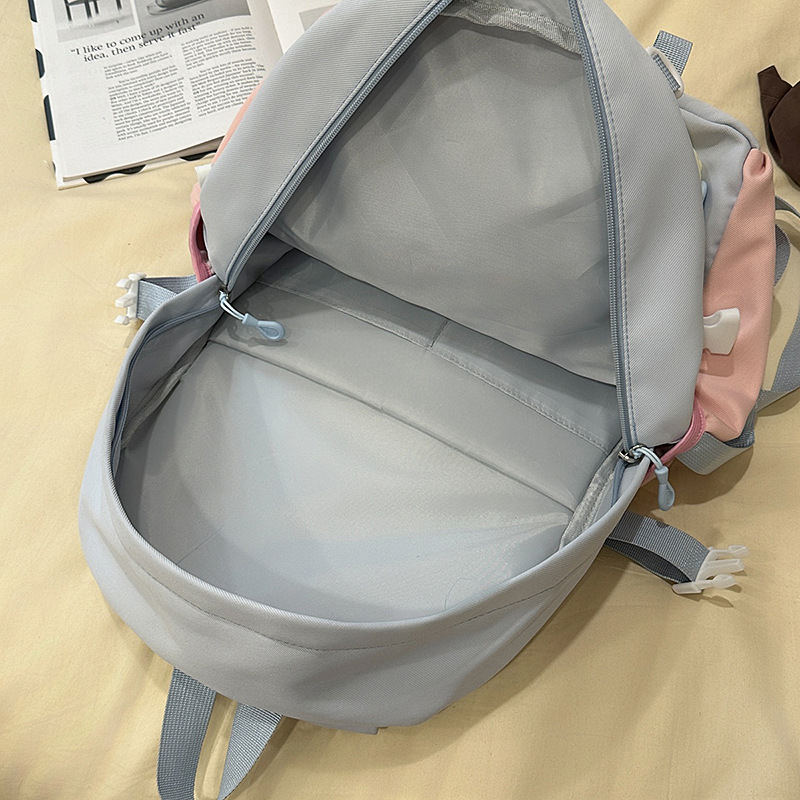 This high-appearance-level ballet-style pleated lace girl's cute backpack is a large-capacity backpack for junior and senior high school students Application Scenario