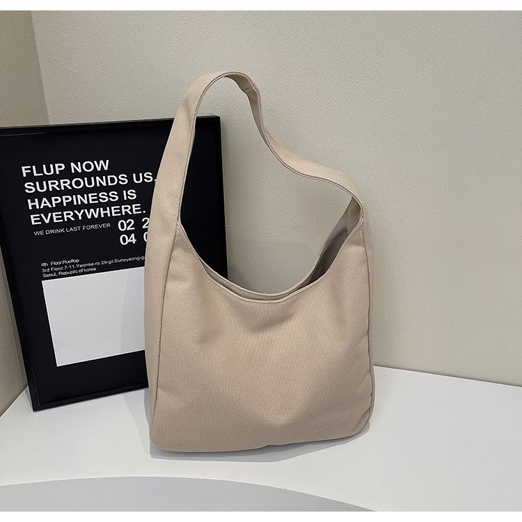 2025 New urban minimalist and niche design women's bag, personalized large-capacity tote bag, commuting fashion single-shoulder bag Application Scenario