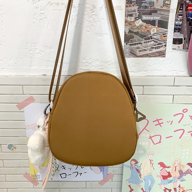 A new Japanese-style, cute cartoon bear crossbody bag with a high level of appearance. It is a casual, simple, lightweight and versatile crossbody bag for commuting Specification drawing