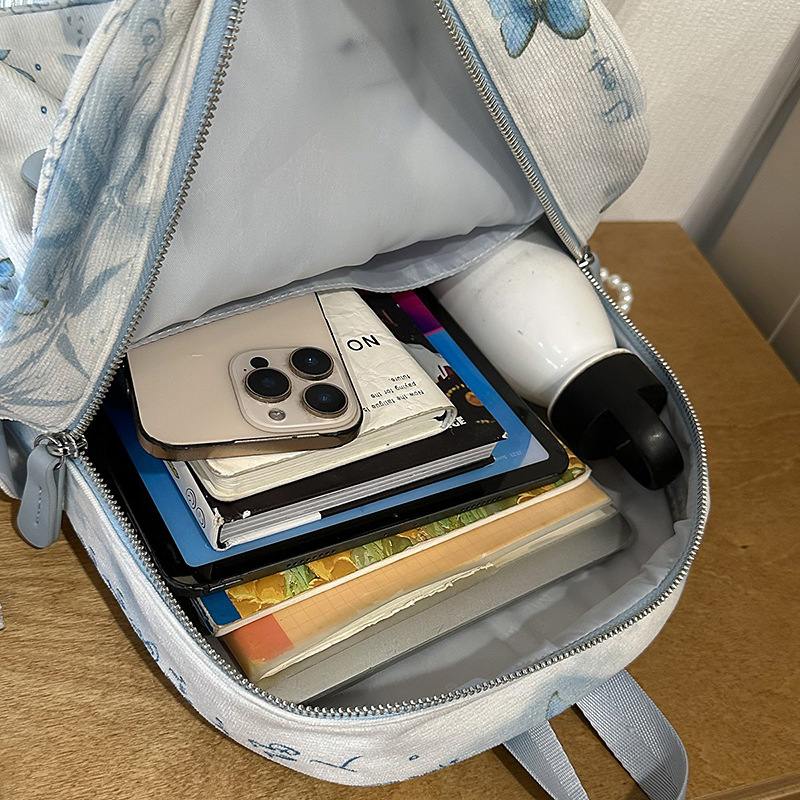 A new high-appearance-level national trend ins ancient style fresh and sweet backpack for primary and secondary school students, a lightweight and large-capacity backpack Application Scenario