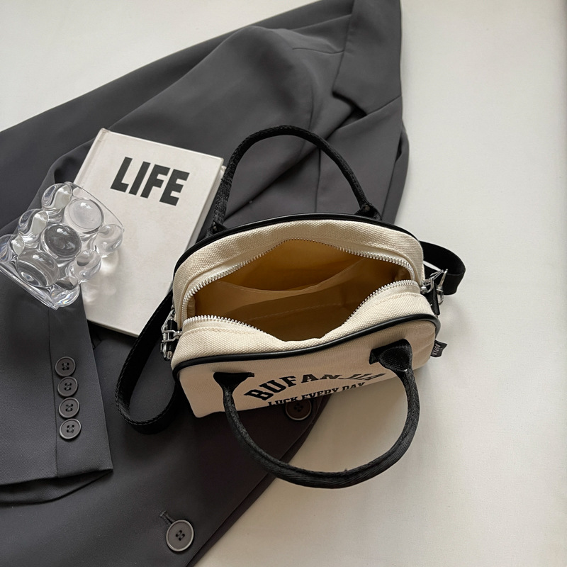 Japanese-style small bags, canvas bags, handbags, high appearance level, fashionable girls' crossbody bags, lightweight single-shoulder bags for shopping and traveling Application Scenario