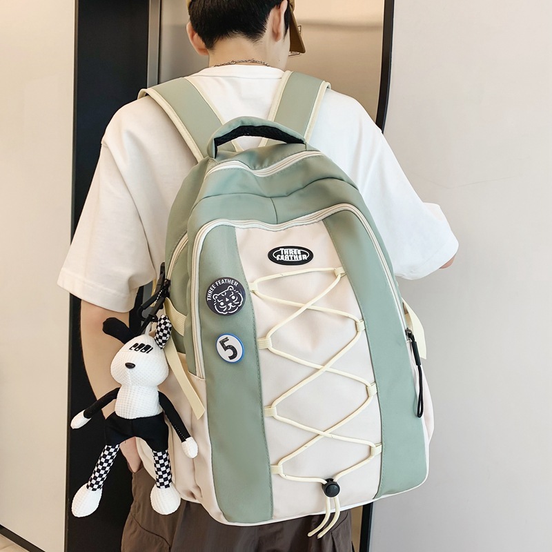 A new high-appearance-level, fresh and sweet backpack for couples from Korean Instagram, featuring a simple and lightweight travel backpack with a large capacity full figure