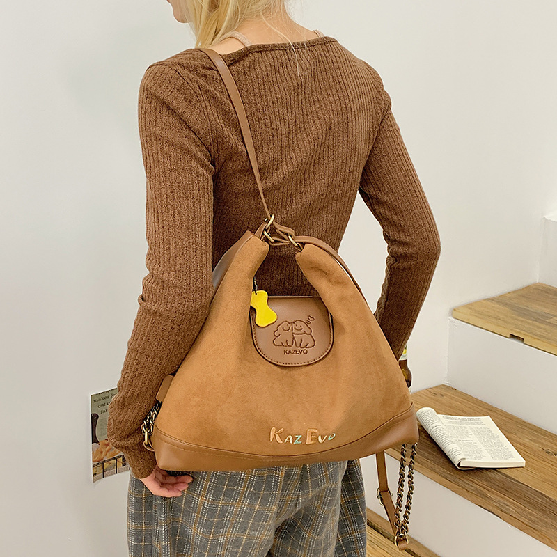 Casual commuting Tote bag for women, large-capacity 2024 new autumn and winter niche three-in-one bag, single-shoulder crossbody backpack full figure