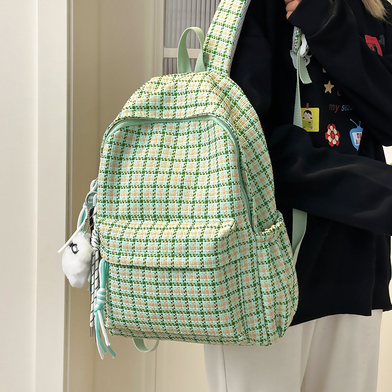Japanese-style InS-style fresh and clean checkered schoolbag for girls, travel backpack for junior high school students, and casual backpack for high school and college students details Picture
