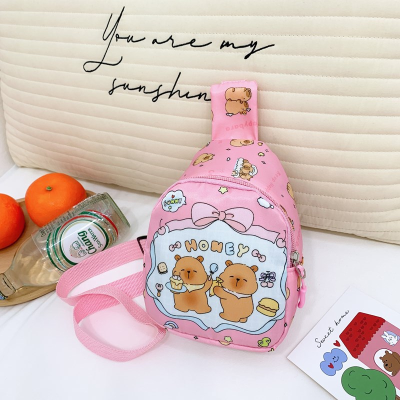 2025 New children's bags: Cartoon and cute boys and girls' chest bag, Capibara Capybara print children's crossbody bag Specification drawing