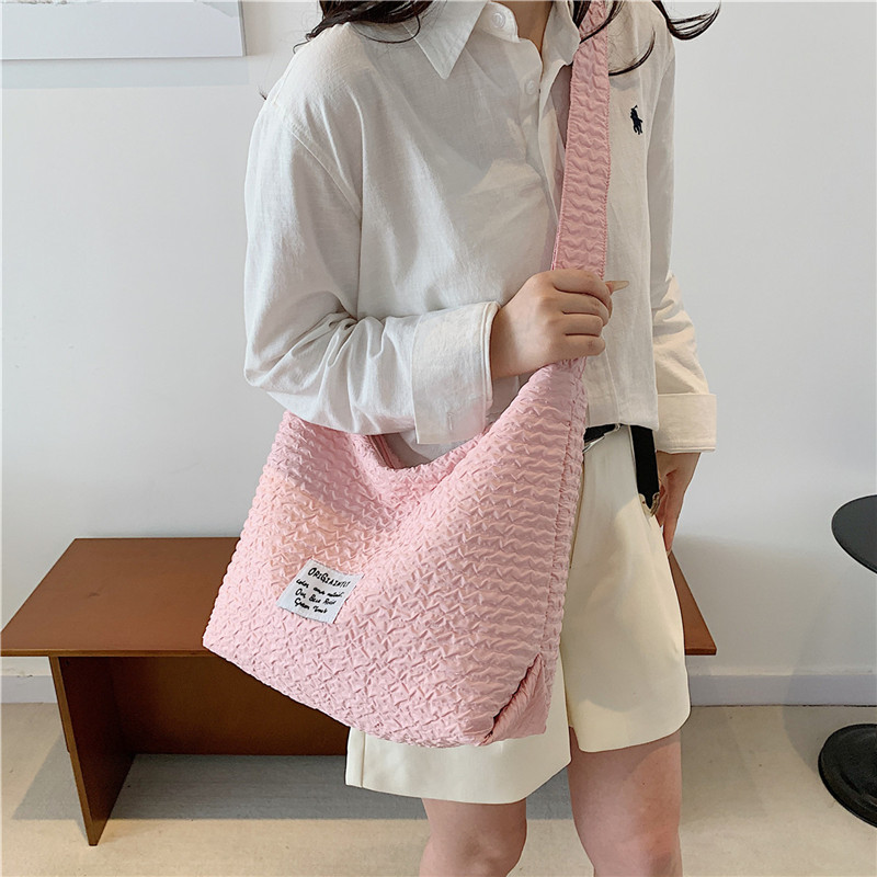 Korean style Instagram fresh and cute girl crossbody bag, versatile bubble check large-capacity single-shoulder bag, student commuting bag for classes details Picture